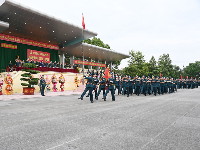 Các học viện, nhà trường trong Quân chủng Phòng không - Không quân khai giảng năm học 2024-2025