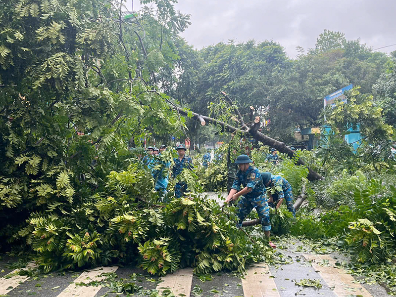 Các lực lượng của Quân chủng Phòng không - Không quân tham gia khắc phục hậu quả bão số 3