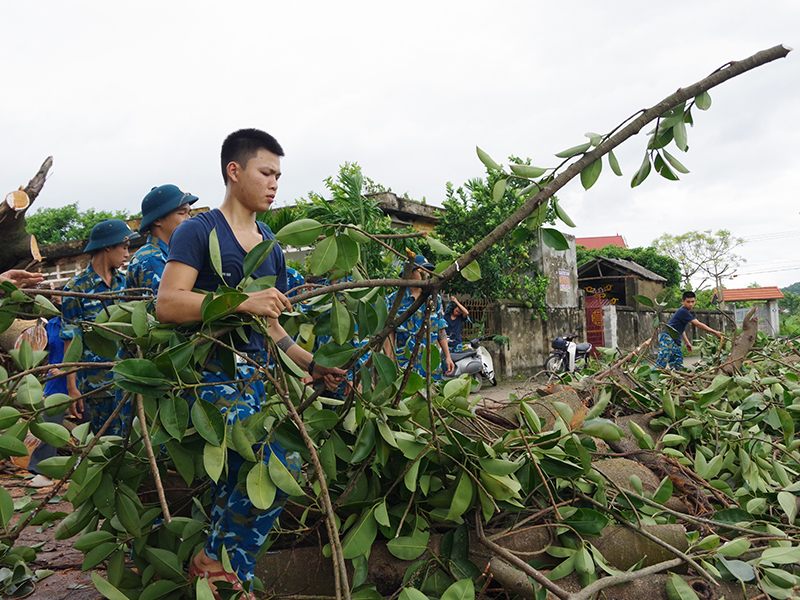 Các lực lượng của Quân chủng Phòng không - Không quân tham gia khắc phục hậu quả bão số 3