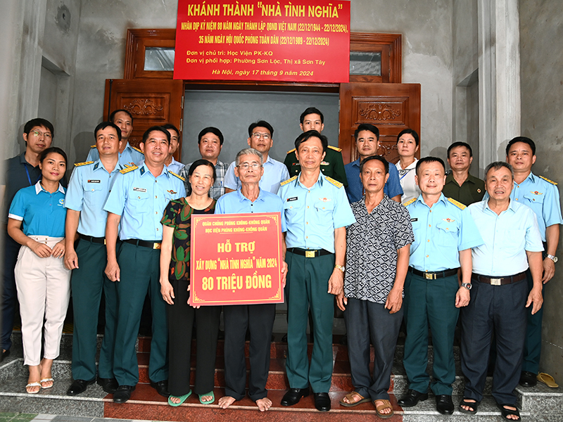 Học viện Phòng không - Không quân khánh thành và bàn giao “Nhà tình nghĩa” tặng gia đình ông Tạ Đình Thành