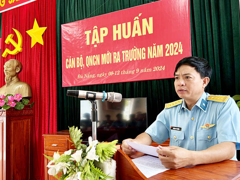 Sư đoàn 375 tập huấn cán bộ, QNCN mới ra trường năm 2024 về đơn vị công tác.