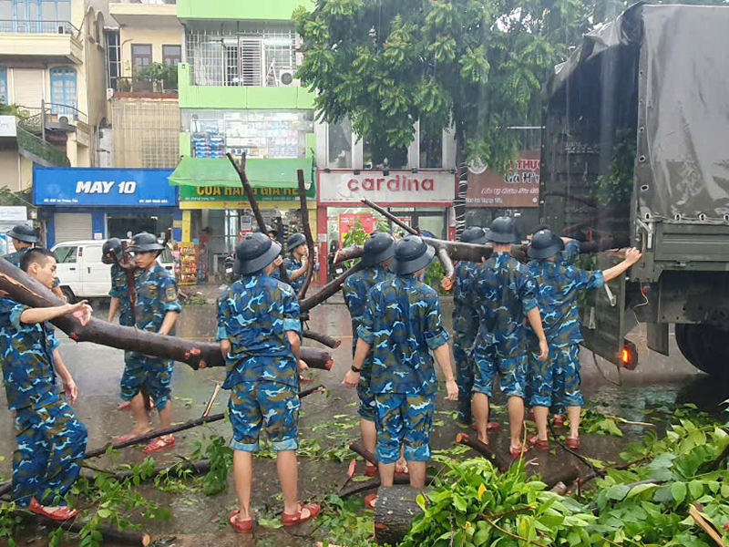 Các lực lượng của Quân chủng Phòng không - Không quân tham gia khắc phục hậu quả bão số 3