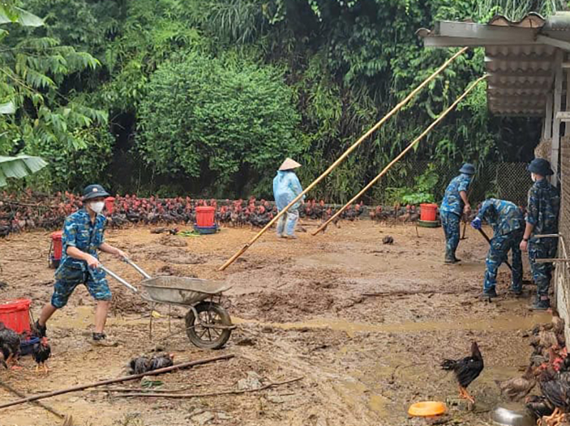 Các đơn vị trong Quân chủng Phòng không - Không quân tiếp tục cử lực lượng hỗ trợ nhân dân khắc phục hậu quả sau cơn bão số 3