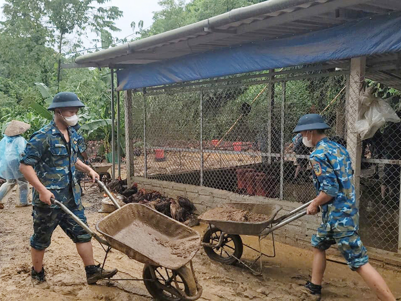 Các đơn vị trong Quân chủng Phòng không - Không quân tiếp tục cử lực lượng hỗ trợ nhân dân khắc phục hậu quả sau cơn bão số 3