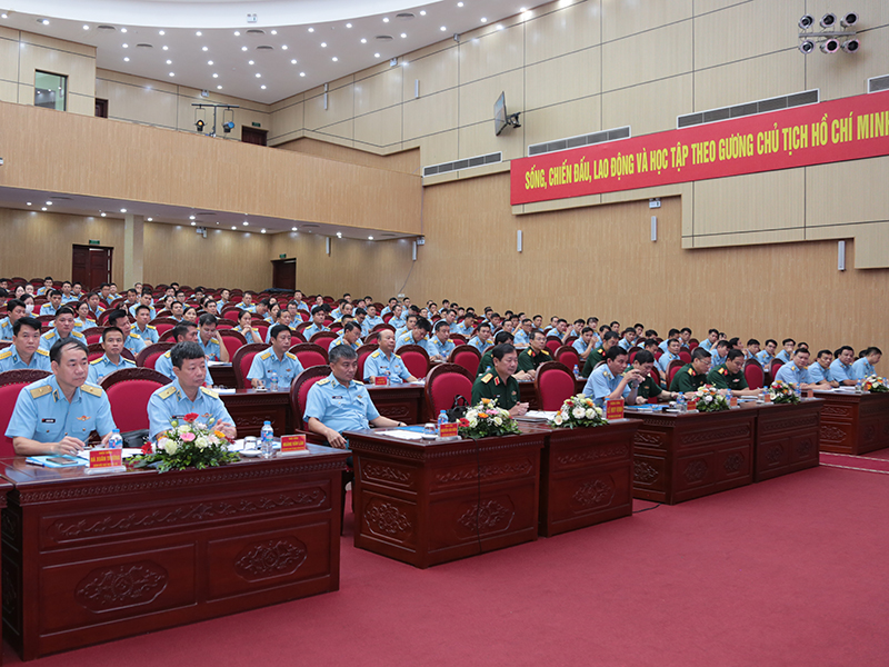 Quân chủng Phòng không - Không quân tổng kết thi hành Luật Quân nhân chuyên nghiệp, công nhân và viên chức quốc phòng năm 2015