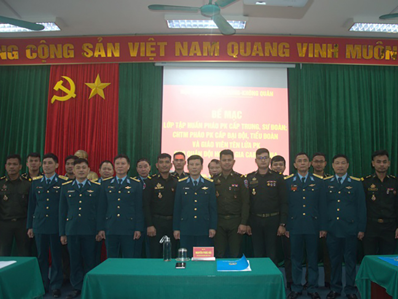 Học viện PK-KQ tổ chức bế mạc các lớp tập huấn cho cán bộ Quân đội Hoàng gia Campuchia