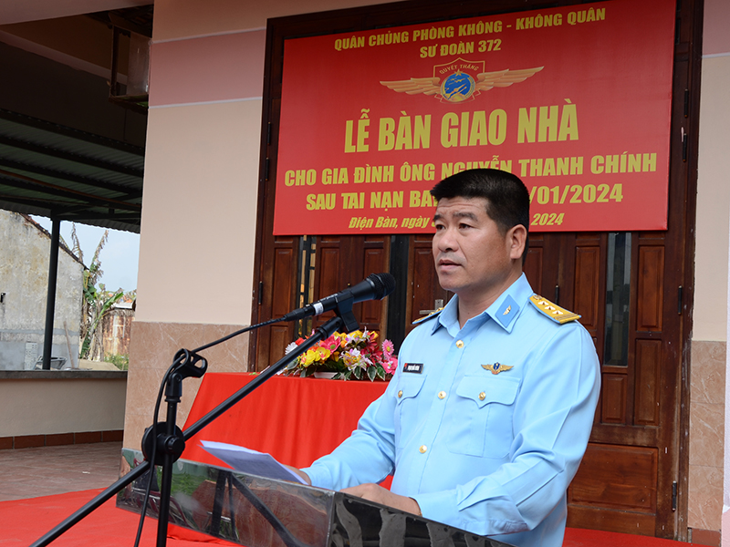 Sư đoàn 372 bàn giao nhà cho gia đình ông Nguyễn Thanh Chính, sau tai nạn máy bay ngày 9-1-2024