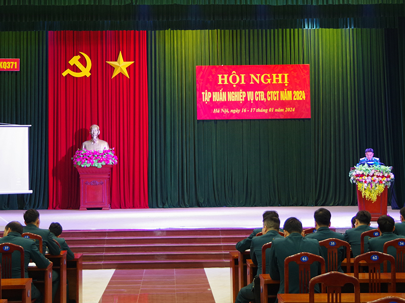 Sư đoàn 371 tổ chức Hội nghị tập huấn nghiệp vụ công tác Đảng, công tác chính trị năm 2024