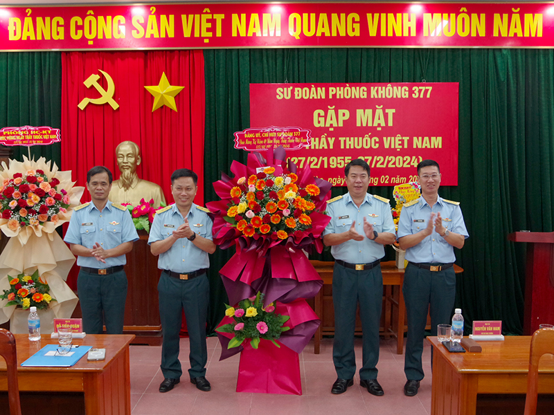 Sư đoàn 377 gặp mặt kỷ niệm Ngày Thầy thuốc Việt Nam 27-2