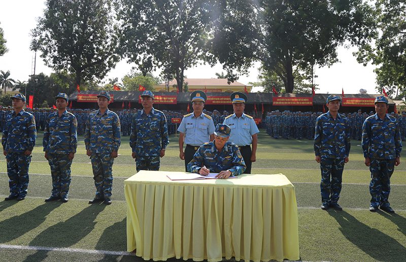 Các đơn vị trong Quân chủng Phòng không - Không quân đồng loạt tổ chức Lễ ra quân huấn luyện và phát động đợt thi đua cao điểm