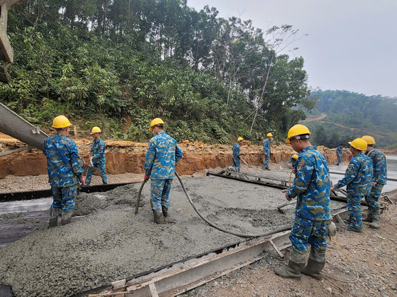 Mùa Xuân trên những công trình