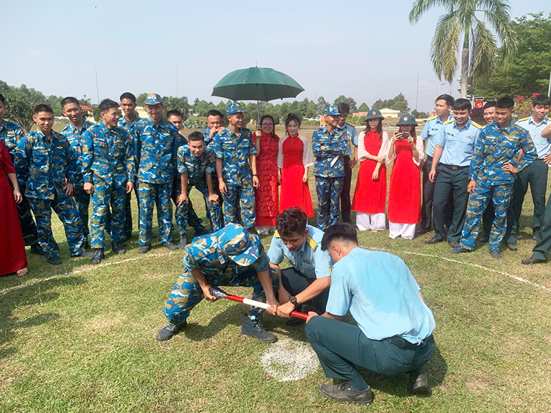 Tiểu đoàn 44 tổ chức Chương trình “Xuân canh trời - Tết thắm tình quân dân” và phát động “Tết trồng cây đời đời nhớ ơn Bác Hồ”