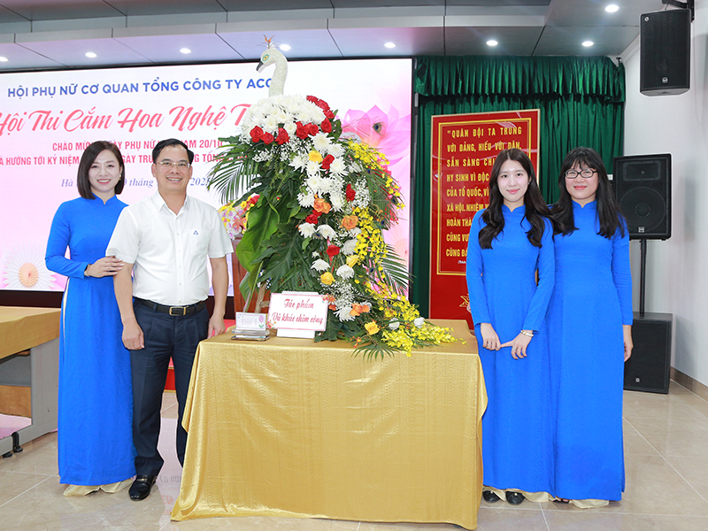 Hội Phụ nữ cơ quan Tổng công ty ACC tổ chức Hội thi cắm hoa nghệ thuật chào mừng kỷ niệm 95 năm Ngày Phụ nữ Việt Nam