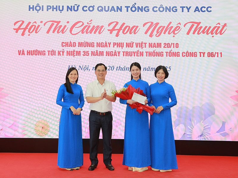 Hội Phụ nữ cơ quan Tổng công ty ACC tổ chức Hội thi cắm hoa nghệ thuật chào mừng kỷ niệm 95 năm Ngày Phụ nữ Việt Nam