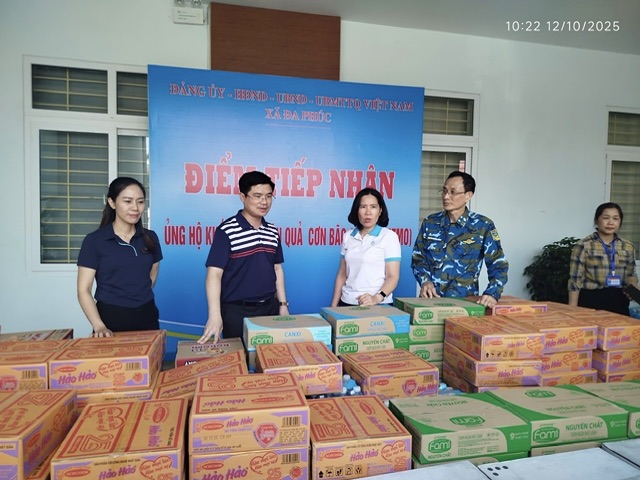 Sư đoàn 361 hỗ trợ nhân dân các xã trên địa bàn Hà Nội khắc phục hậu quả mưa lũ