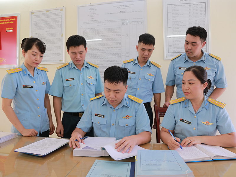 Quân chủng Phòng không - Không quân kiểm tra xây dựng đơn vị vững mạnh toàn diện “Mẫu mực, tiêu biểu” các đơn vị khu vực Miền Bắc