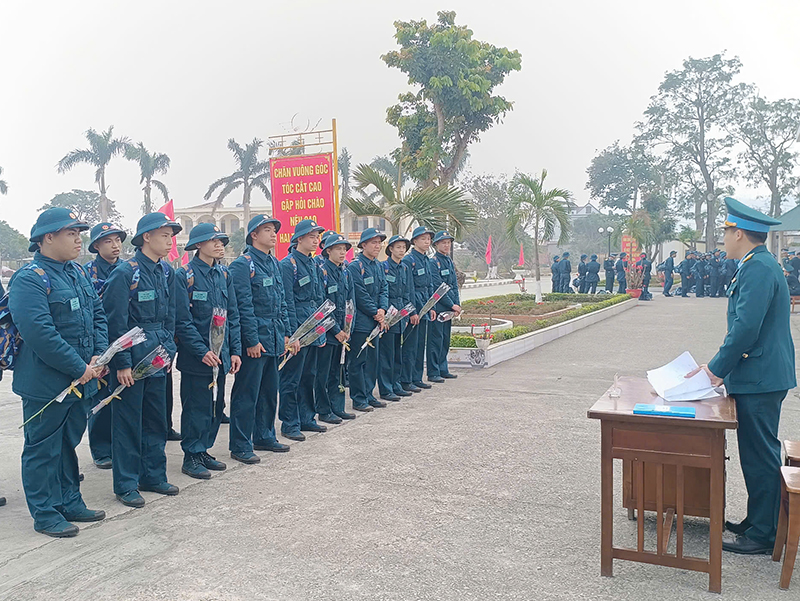 Các đơn vị trong Quân chủng Phòng không-Không quân tổ chức tiếp nhận chiến sĩ mới năm 2025.