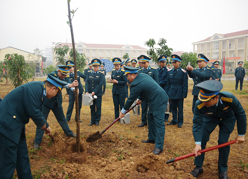 Bộ Tham mưu Phòng không - Không quân phát động “Tết trồng cây” Xuân Ất Tỵ - 2025