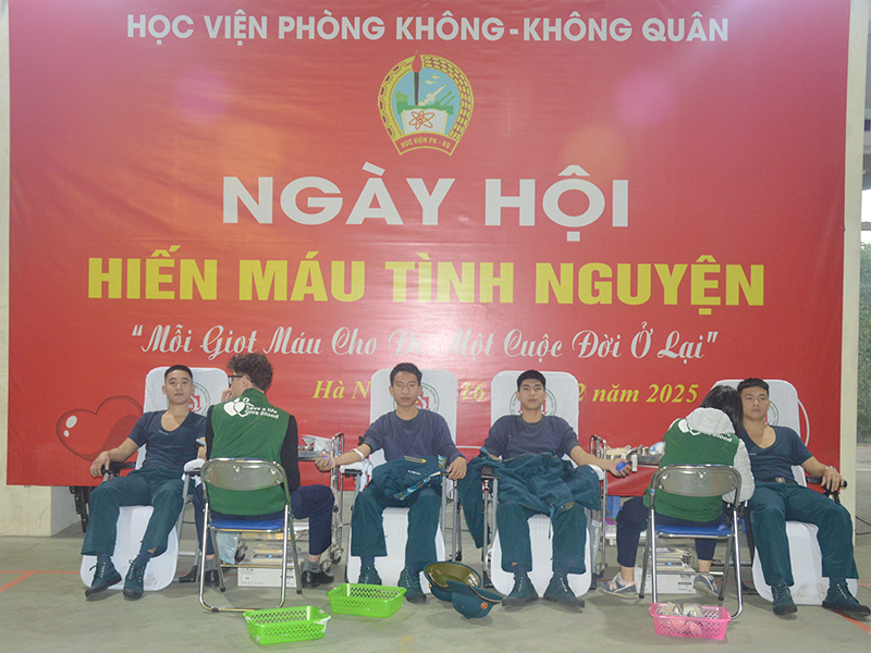 Sôi nổi Ngày hội hiến máu tình nguyện tại Học viện Phòng không-Không quân