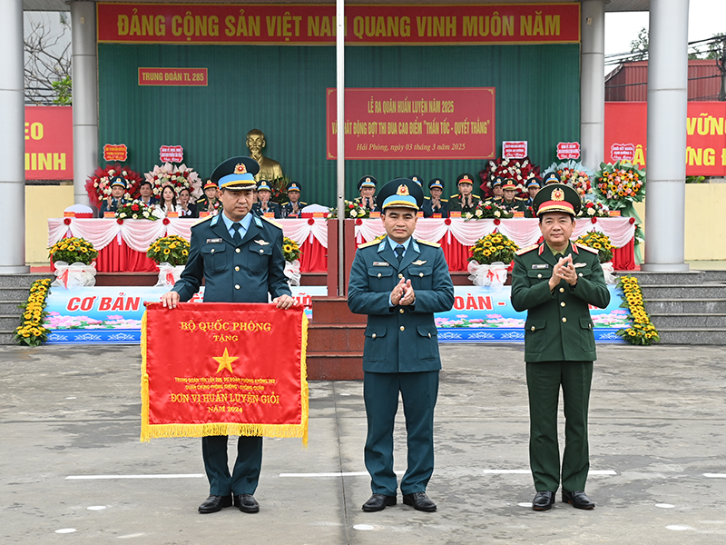 Các đơn vị trong Quân chủng Phòng không - Không quân đồng loạt tổ chức Lễ ra quân huấn luyện năm 2025