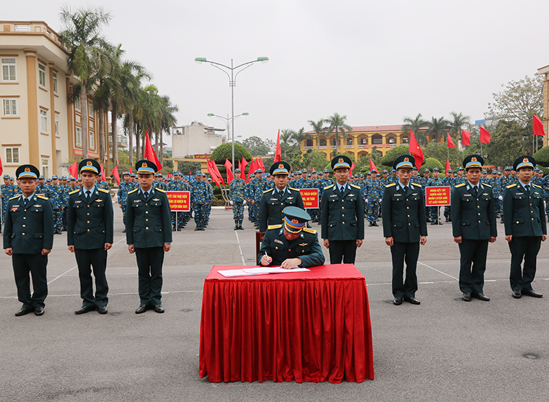 Các đơn vị trong Quân chủng Phòng không - Không quân tổ chức Lễ ra quân huấn luyện năm 2025