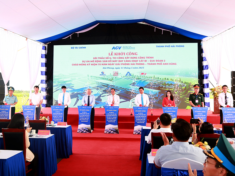 Khởi công xây dựng công trình “Mở rộng sân đỗ máy bay, Cảng hàng không quốc tế Cát Bi giai đoạn 2”