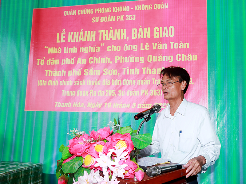Sư đoàn Phòng không 363 bàn giao “Nhà tình nghĩa” và “Nhà đại đoàn kết” tặng các gia đình trên địa bàn tỉnh Thanh Hóa