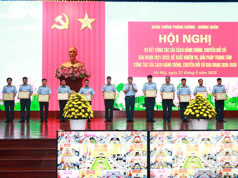 Quân chủng Phòng không - Không quân sơ kết công tác cải cách hành chính, chuyển đổi số giai đoạn 2021-2025