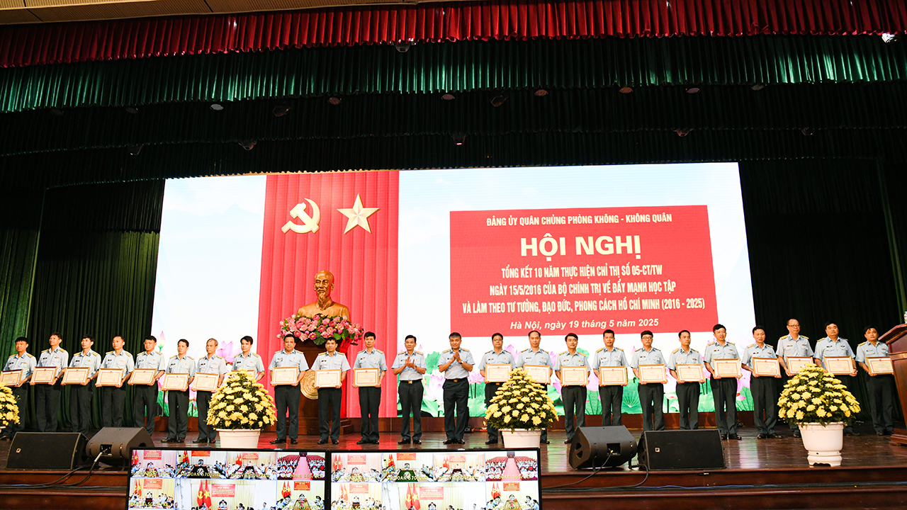 Đảng ủy Quân chủng Phòng không - Không quân tổng kết 10 năm thực hiện Chỉ thị số 05 của Bộ Chính trị (giai đoạn 2016 - 2025)