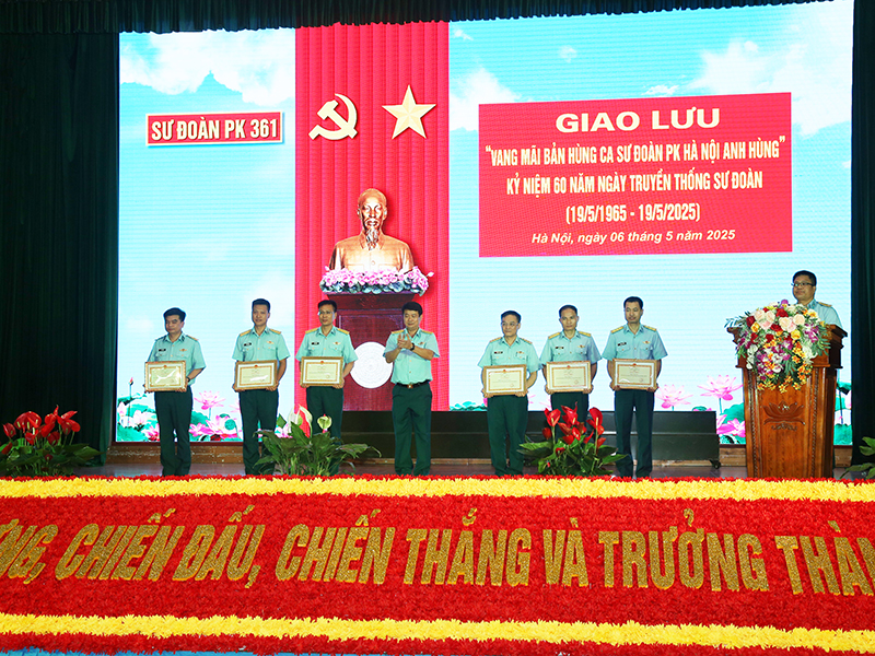 Sư đoàn 361 tổ chức Chương trình giao lưu “Vang mãi bản hùng ca Sư đoàn Phòng không Hà Nội anh hùng”