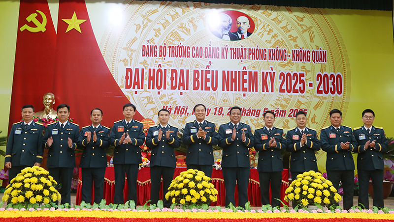 Đảng bộ Trường Cao đẳng Kỹ thuật Phòng không - Không quân tổ chức Đại hội đại biểu nhiệm kỳ 2025 - 2030