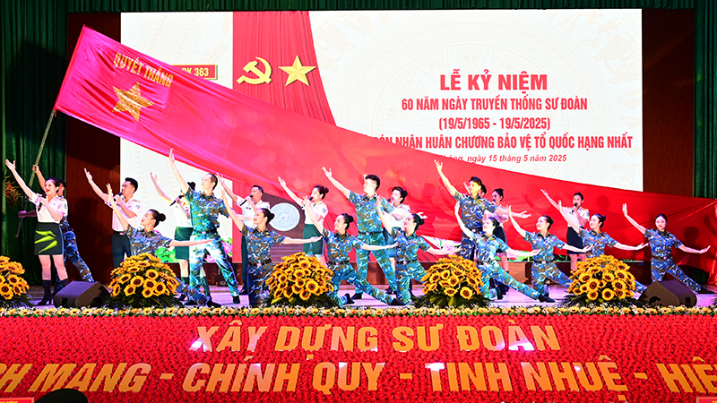 Sư đoàn 363 tổ chức Lễ kỷ niệm 60 năm Ngày truyền thống và đón nhận Huân chương Bảo vệ Tổ quốc hạng Nhất