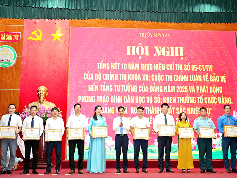 Học viện PK-KQ đạt thành tích cao trong Cuộc thi chính luận về bảo vệ nền tảng tư tưởng của Đảng do Thị xã Sơn Tây tổ chức