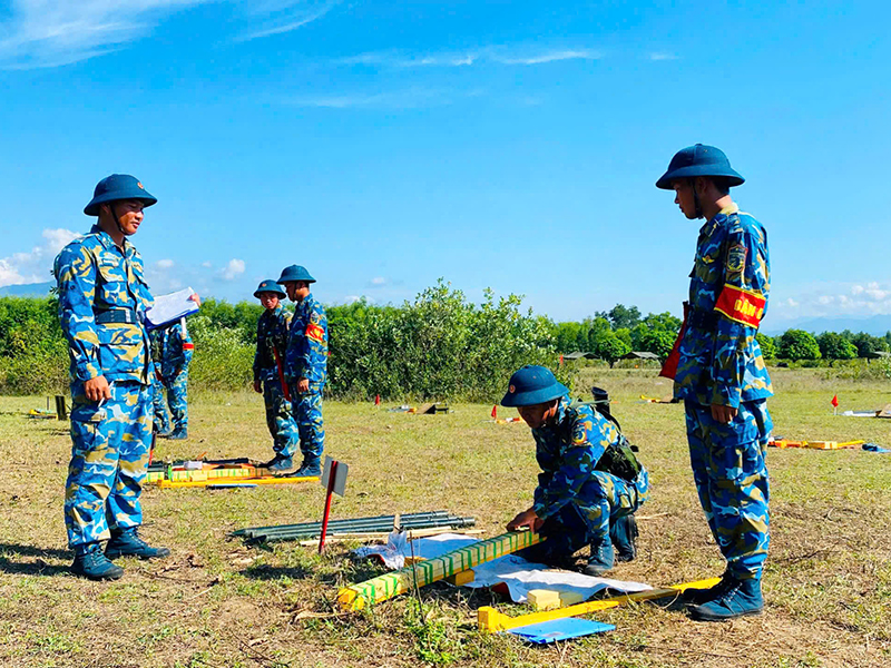 Trung đoàn 274 kiểm tra “3 tiếng nổ” cho chiến sĩ mới