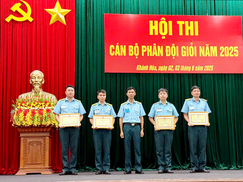 Sư đoàn 377 tổ chức Hội thi cán bộ phân đội giỏi năm 2025