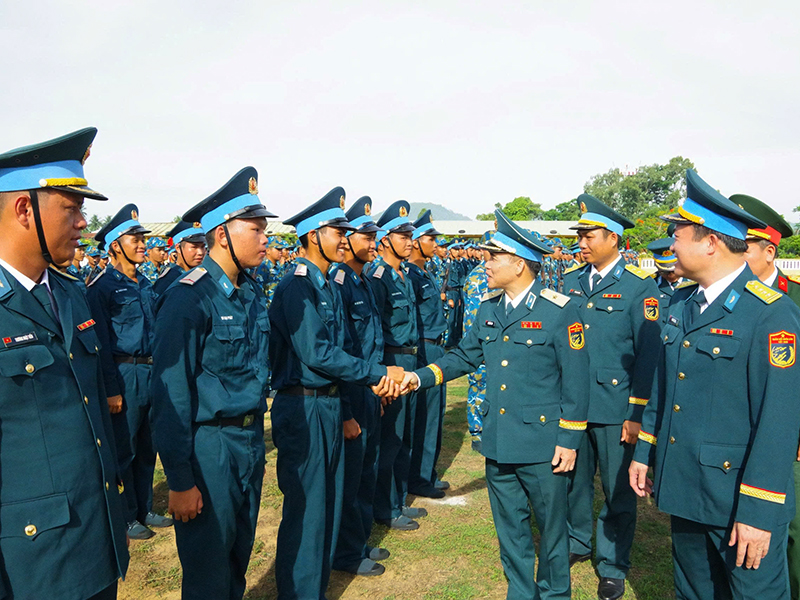 Các đơn vị trong Quân chủng Phòng không - Không quân tổ chức Lễ tuyên thệ chiến sĩ mới năm 2025
