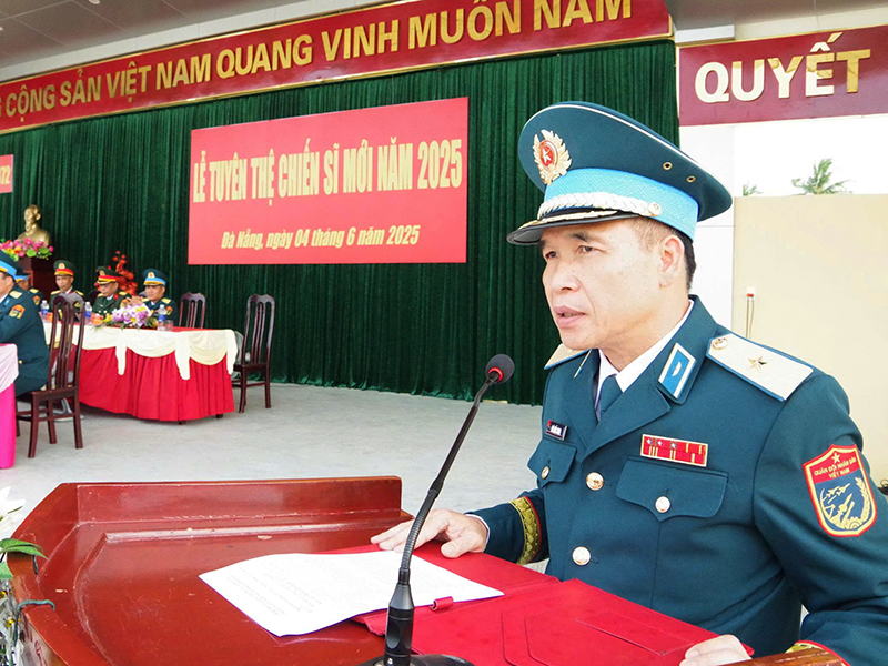 Các đơn vị trong Quân chủng Phòng không - Không quân tổ chức Lễ tuyên thệ chiến sĩ mới năm 2025