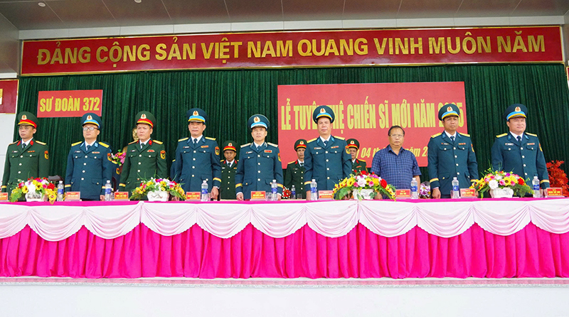 Các đơn vị trong Quân chủng Phòng không - Không quân tổ chức Lễ tuyên thệ chiến sĩ mới năm 2025
