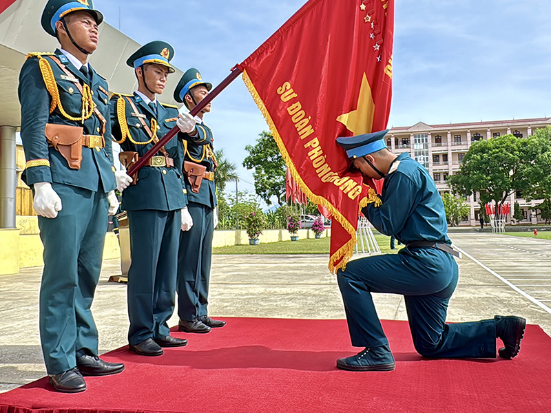 Các đơn vị trong Quân chủng Phòng không - Không quân tổ chức Lễ tuyên thệ chiến sĩ mới năm 2025