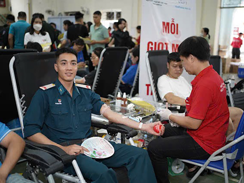 Tiểu đoàn Căn cứ sân bay Nà Sản, Sư đoàn 371 tham gia Ngày hội hiến máu “Giọt hồng Sơn La”