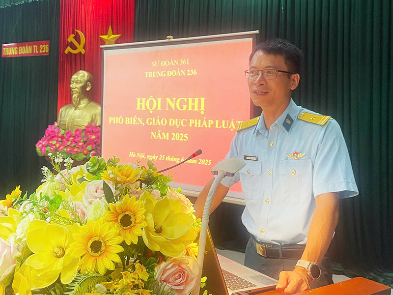 Trung đoàn 236 tổ chức Hội nghị phổ biến, giáo dục pháp luật năm 2025