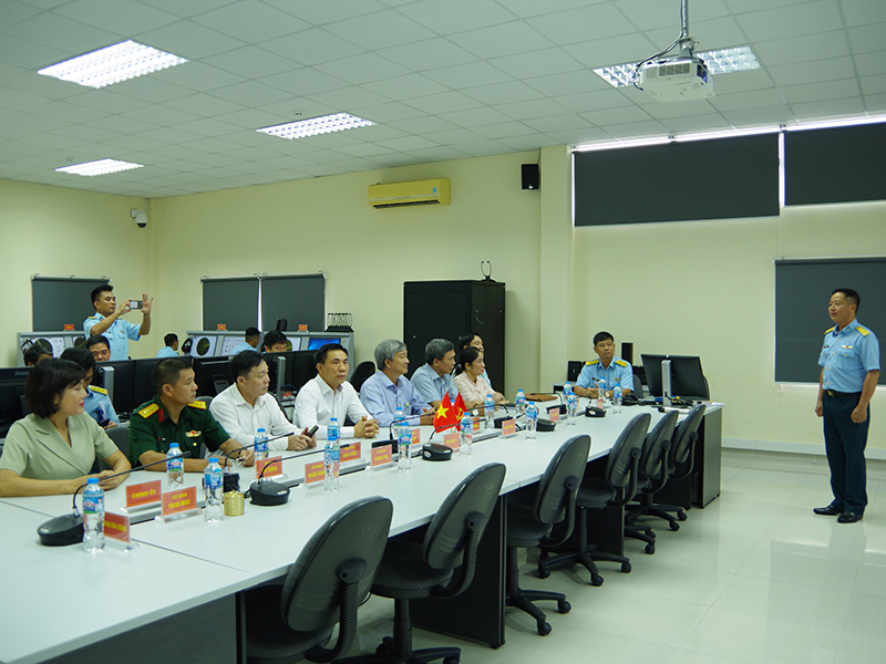 Ban Tuyên giáo và Dân vận Trung ương khảo sát triển khai thực hiện Kết luận số 94-KL/TW tại Trường Sĩ quan Không quân
