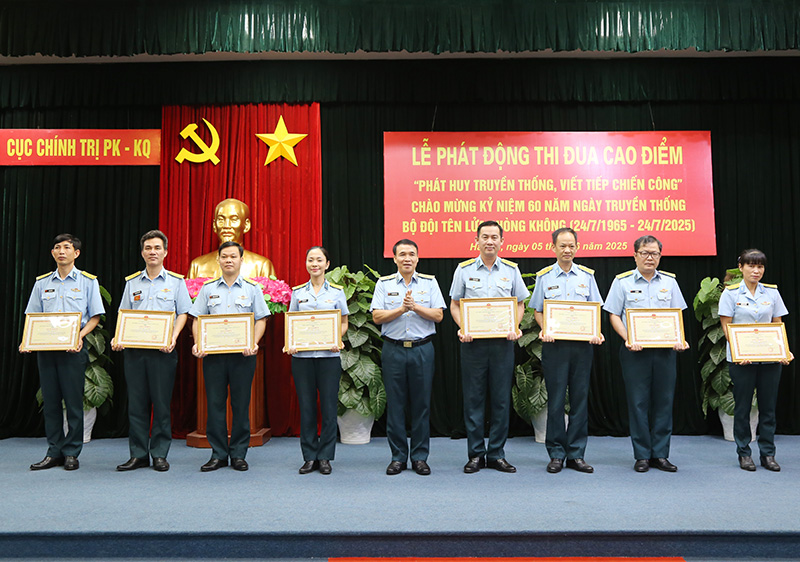Cục Chính trị Quân chủng Phòng không - Không quân tổ chức Lễ phát động thi đua cao điểm “Phát huy truyền thống, viết tiếp chiến công”