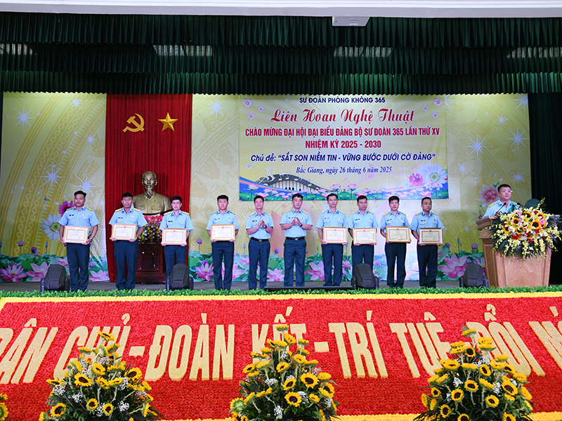 Sư đoàn 365 tổ chức Liên hoan nghệ thuật chào mừng Đại hội đại biểu Đảng bộ Sư đoàn lần thứ XV