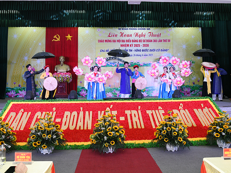 Sư đoàn 365 tổ chức Liên hoan nghệ thuật chào mừng Đại hội đại biểu Đảng bộ Sư đoàn lần thứ XV