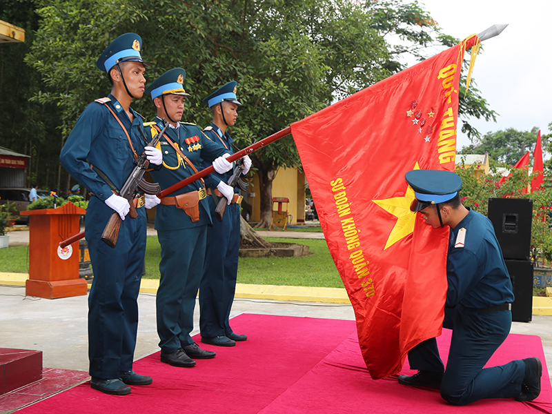 Các đơn vị trong Quân chủng Phòng không - Không quân tổ chức Lễ tuyên thệ chiến sĩ mới năm 2025