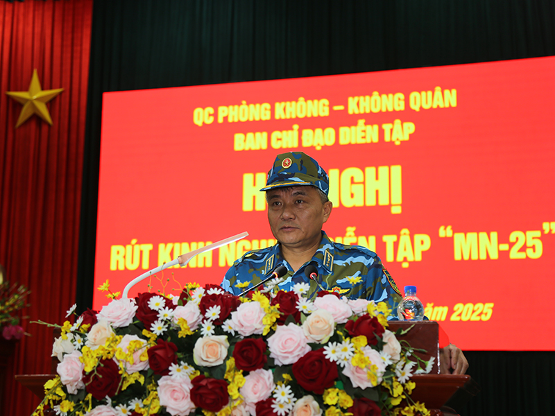 Quân chủng Phòng không - Không quân rút kinh nghiệm Diễn tập Chỉ huy - Tham mưu 1 bên 2 cấp trên bản đồ có một phần thực binh cho các đơn vị khu vực Miền Nam, Nam Trung Bộ