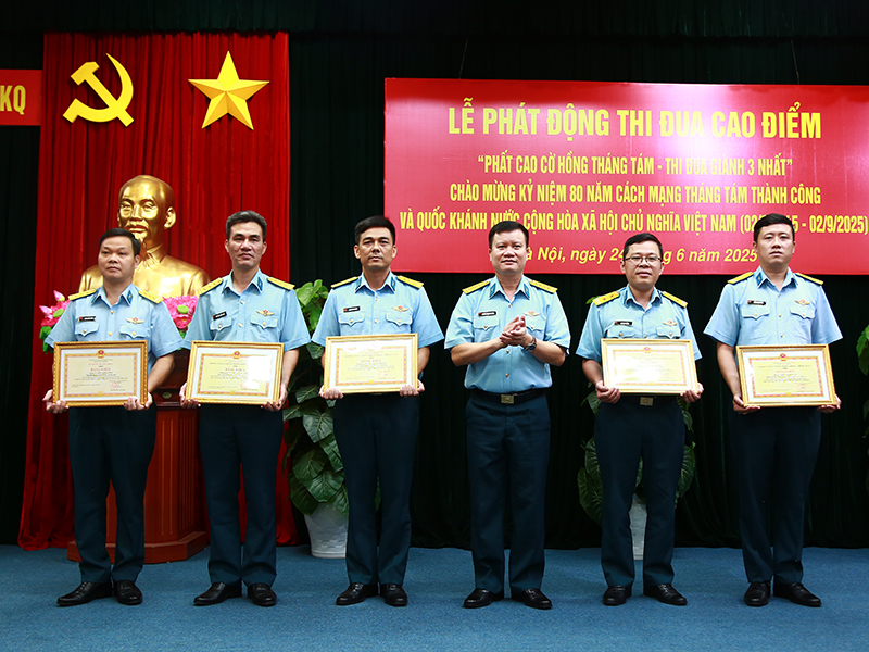 Cục Chính trị Phòng không - Không quân phát động thi đua cao điểm “Phất cao cờ hồng Tháng Tám - Thi đua giành 3 nhất”