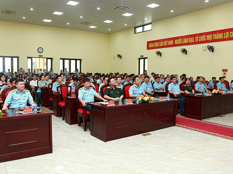 Quân chủng Phòng không - Không quân tuyên dương tập thể, cá nhân phụ nữ điển hình tiên tiến giai đoạn 2020-2025; học sinh, sinh viên tiêu biểu năm học 2024-2025