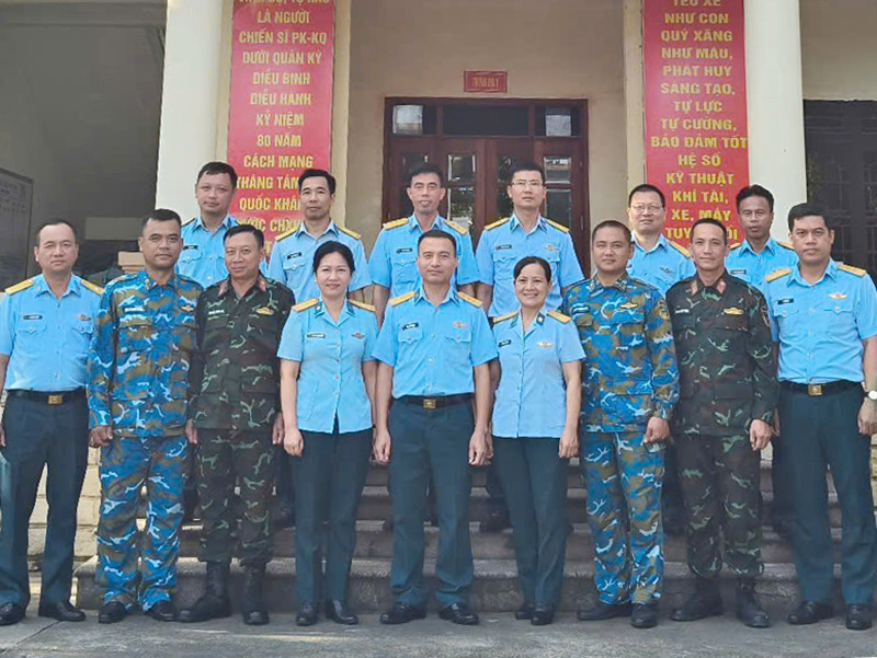 Lữ đoàn Thông tin 26 thăm, động viên các lực lượng tham gia huấn luyện diễu binh, diễu hành trong Lễ kỷ niệm 80 năm Cách mạng Tháng Tám thành công và Quốc khánh nước Cộng hòa XHCN Việt Nam